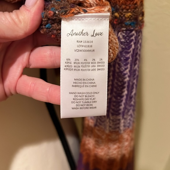 Multi colored sweater - Picture 10 of 13